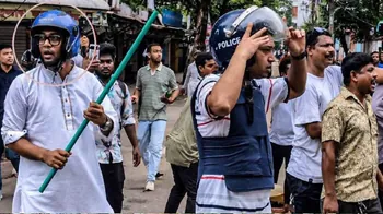 হাতে পাইপ, মাথায় হেলমেট: আলিয়া মাদরাসায় সংঘর্ষে যুবদলের নয়ন