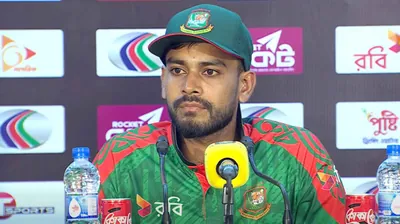 Lotner Teylor yalangoch Ijtimoiy tarmoqlardagi striptiz porno galereyalari