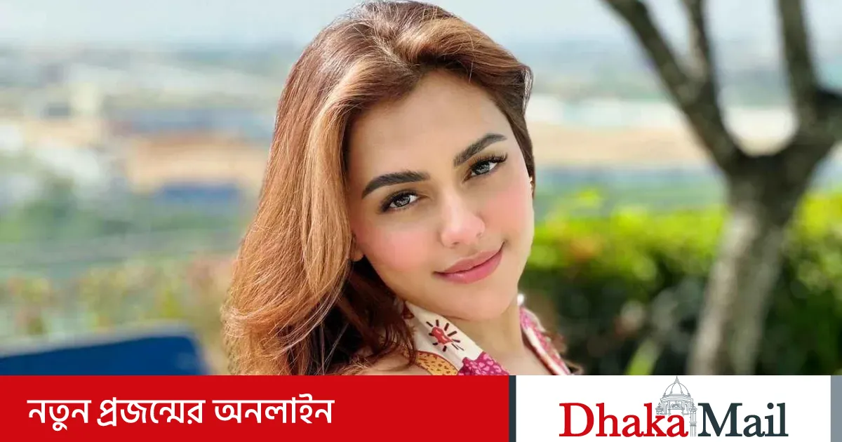 Қыздар моншадағы душта жуылады